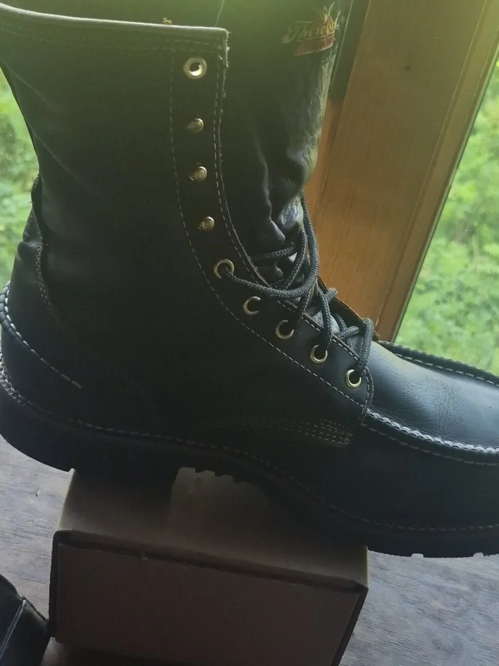 thorogoods 1957s brown 8 inch boots waterproof like new worn once, 11.5 wides